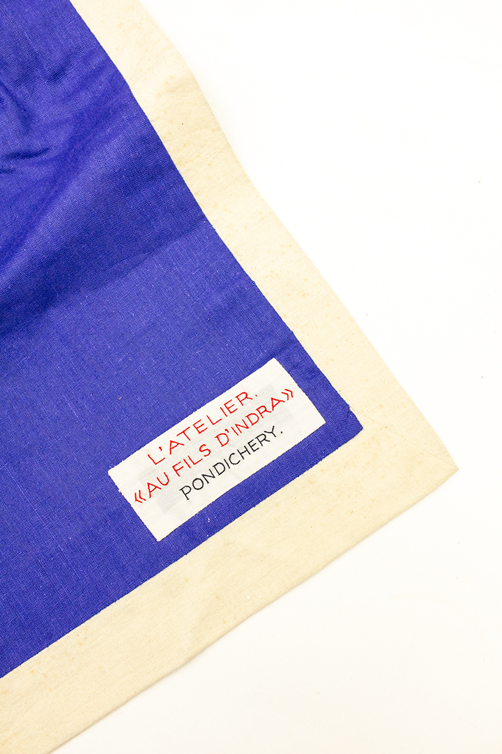 Vintage katoenen wandkleed L’Atelier au Fils d’Indra van Pondichery
