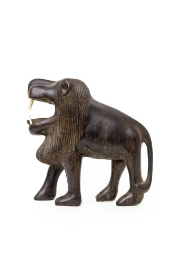 Vintage leeuw van massief ebbenhout Afrikaans beeldje