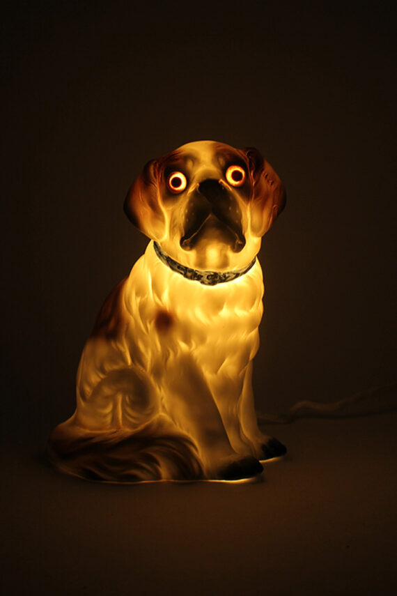Vintage parfumlamp hond van keramiek jaren 50