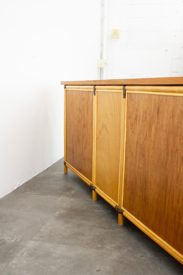 Vintage rotan bamboe sideboard