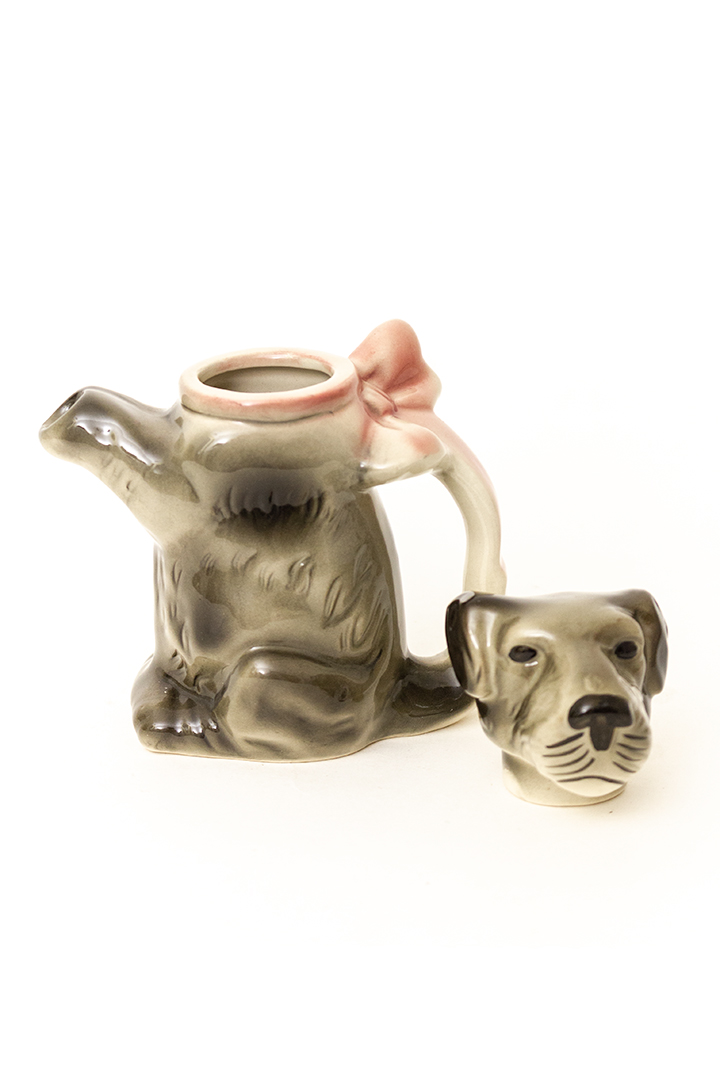 Vintage theepot/karaf hond met roze strik