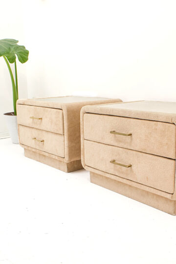 Vintage velvet nachtkastjes