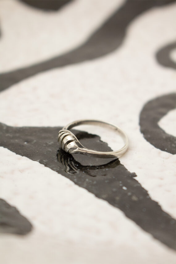 Vintage zilveren ring met opengewerkte ovaal