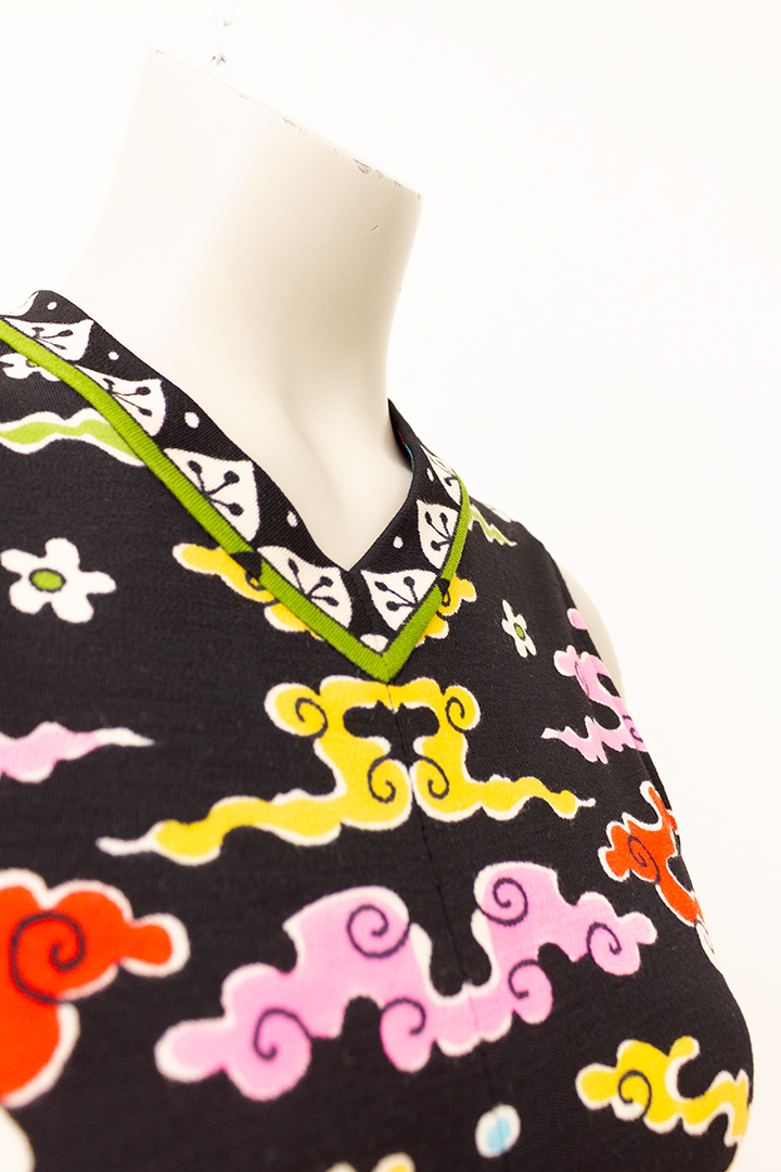 Vintage zwarte jurk met gekleurde wolkjesprint Marshall Field & Company Amerika