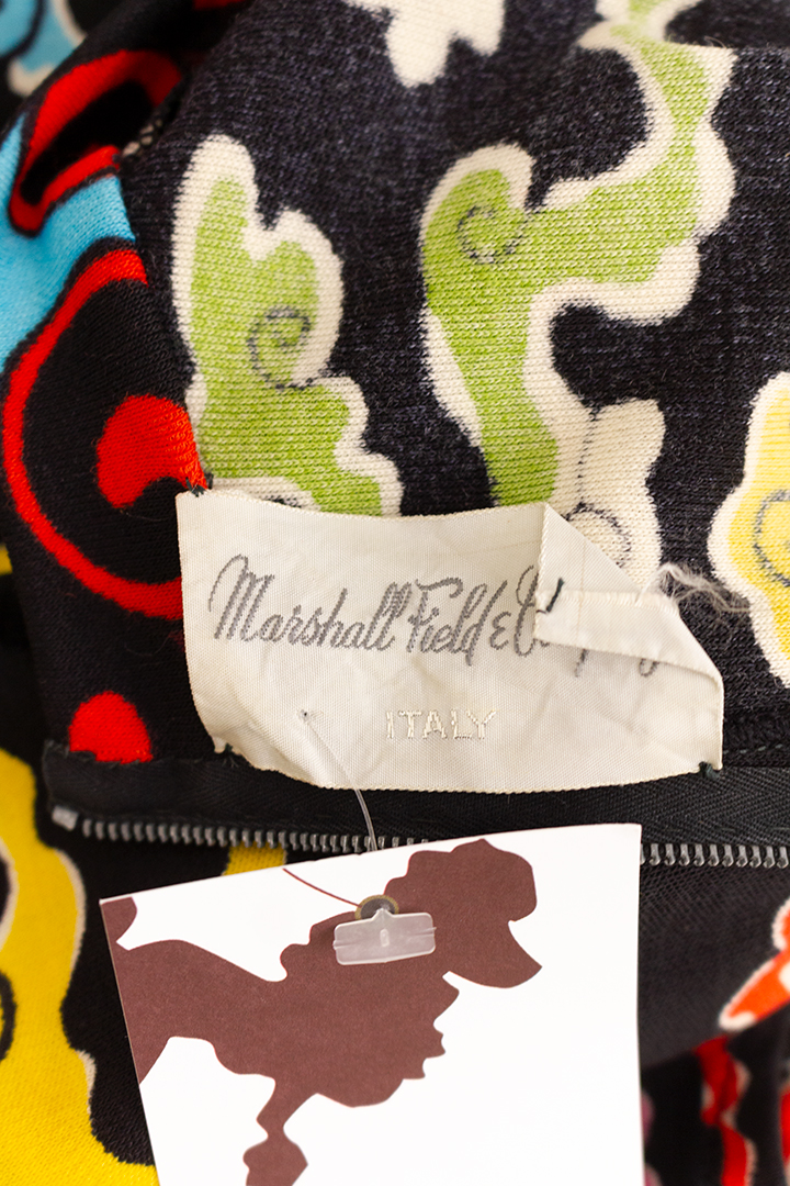 Vintage zwarte jurk met gekleurde wolkjesprint Marshall Field & Company Amerika