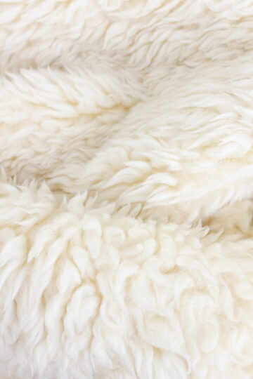 West-Germany geitenwollen deken crèmekleurig