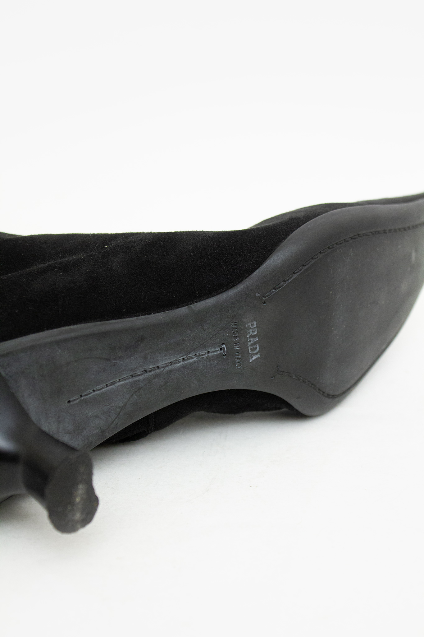 Y2K zwarte suède Prada enkellaarsjes