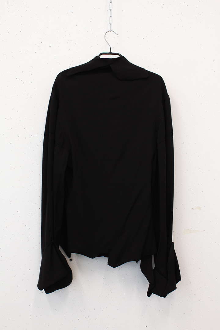 Yohji Yamamoto S/S21 zwarte zijden blouse met ronde vormen