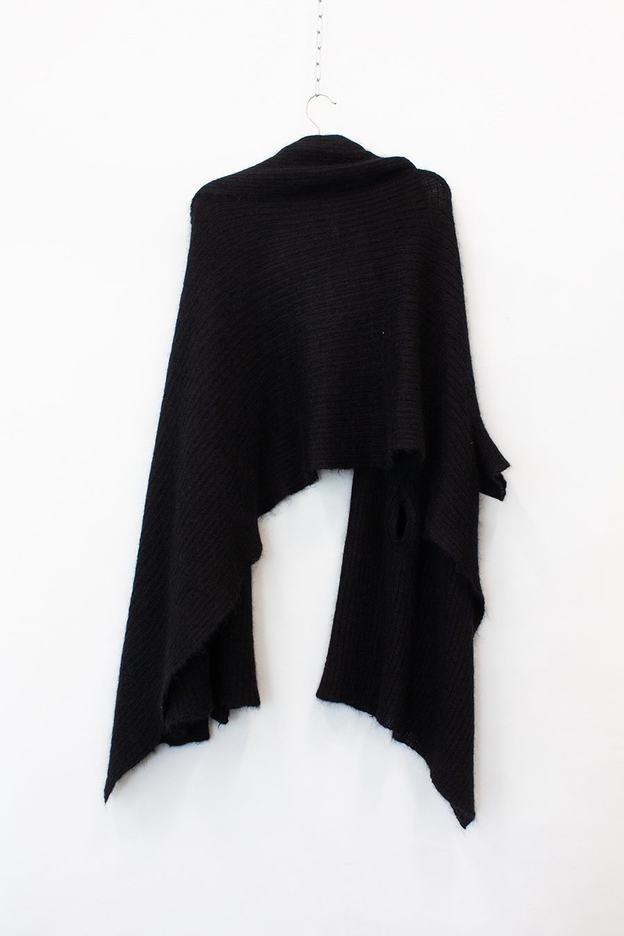 Yohji Yamamoto gebreide cape met asymmetrische mouwen