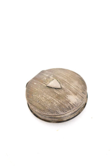 Zilveren pillendoosje uit 1840 Den Haag 