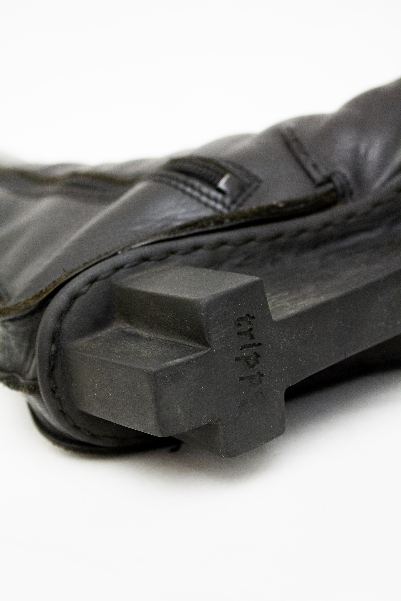 Zwarte halfhoge leren Trippen laarzen met bijzondere hak