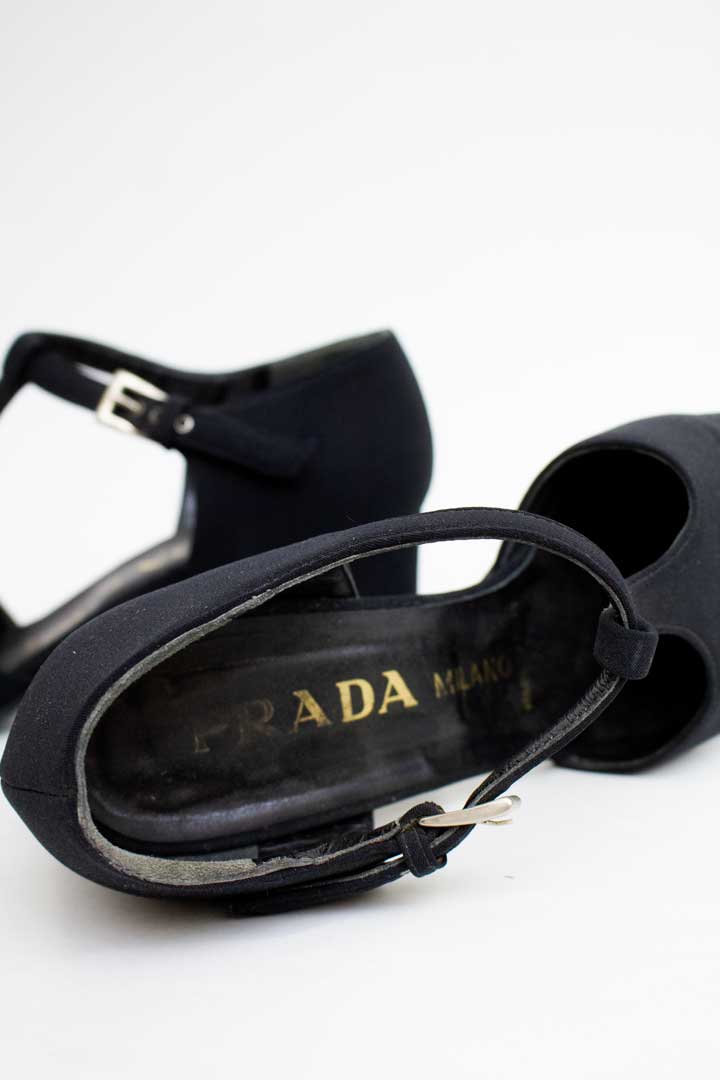 Zwarte stoffen Prada mary-jane pumps