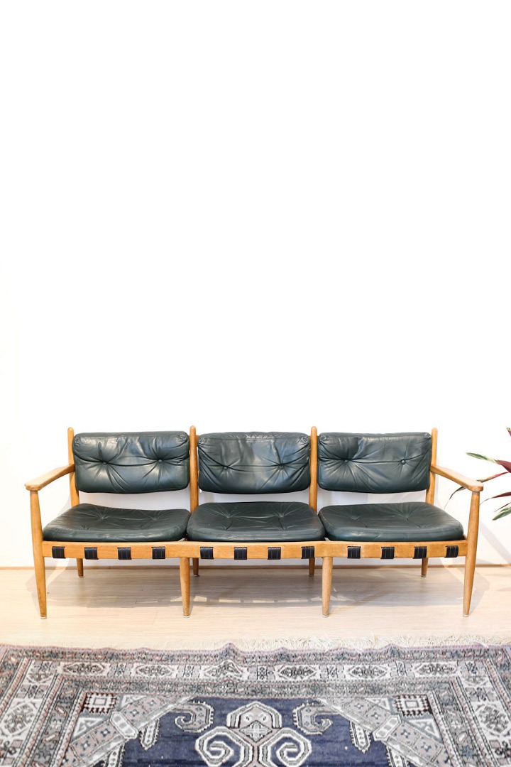 arne-norell-coja-donkergroen-leren-bank