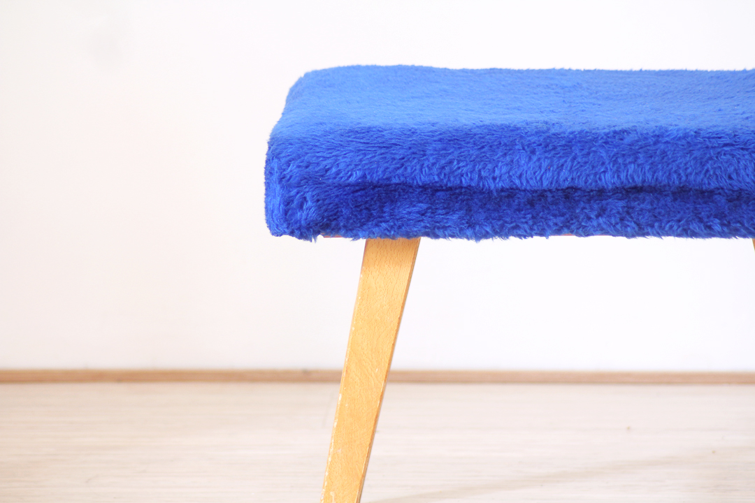 Blauw harig vintage voetenbankje / trapje - Afbeelding 2