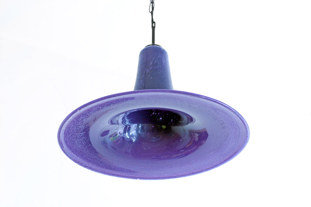 Vintage paarse heksenhoed lamp