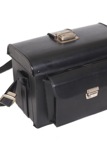 Zwarte vintage cameratas met voorvak